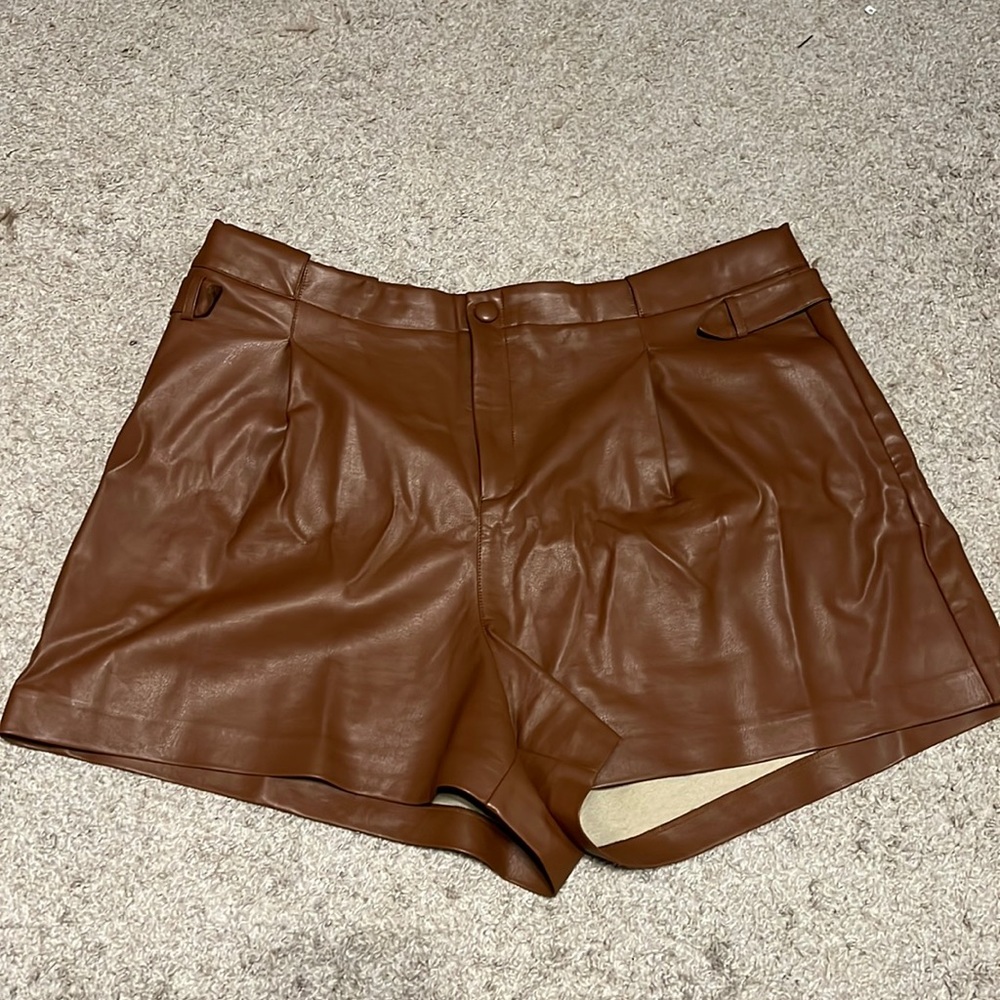 Brown leather tailored shorts